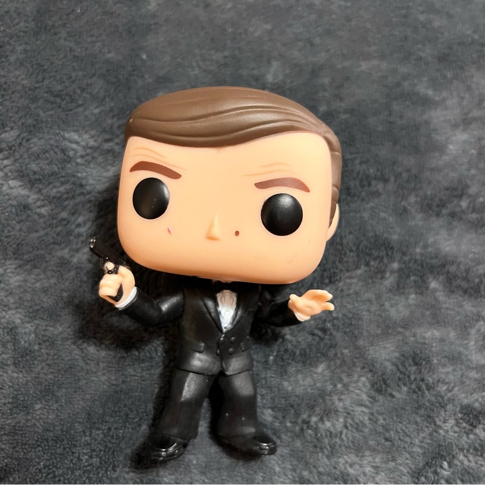 Funko Pop! Movies James Bond Roger Moore vinyl figure #522